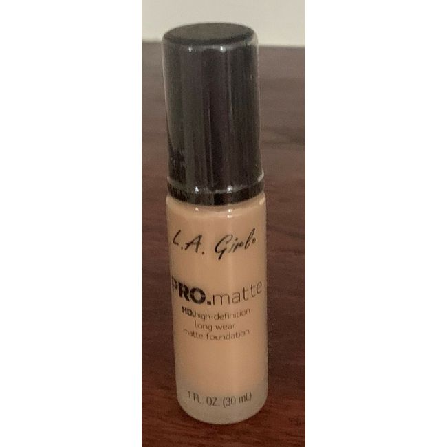 L.A Girl   Beige Pro Matte HD Foundation GLM673