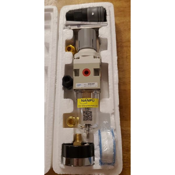 1/4 Inch NPT Air Filter Pressure Regulator, Air Compressor Water AW2000-02