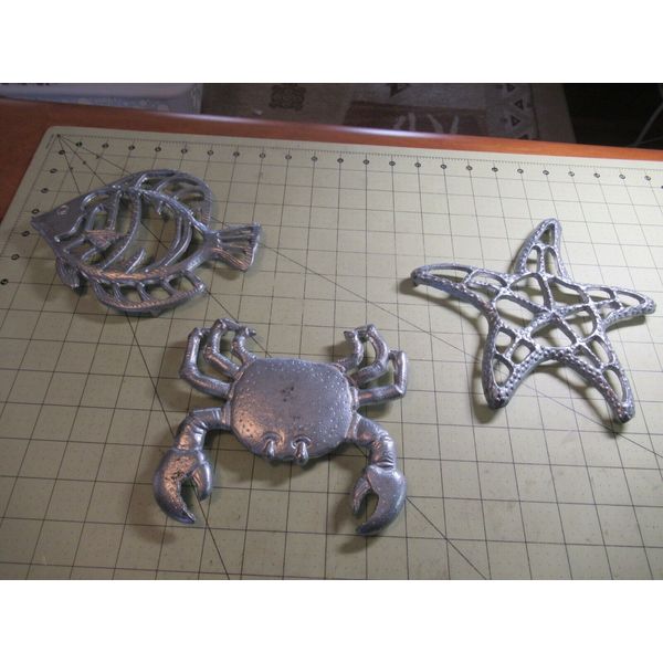 3 Piece Ocean Sea Life Cast Metal Hot Plate Set Crab Fish Starfish 7-8 Inch Each