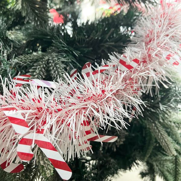 Christmas Candy Cane Tinsel Garland, 10m / 32.8ft Christmas Tree Metallic Tinsel Xmas Tinsel Shiny Garland Thick Hanging Decorations for Christmas Party Home Decorations (Candy Cane)