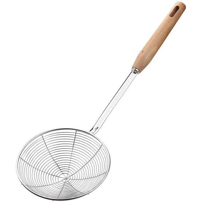 YFWOOD Stainless Steel Strainer with Handle, Wooden Handle for Frying, Scooping Net, Carrying, Prevents Burns, Diameter 5.3 inches (13.5 cm), Large Strainer, Oil Strainer, Strainer, Deep-fried Food, Noodles, Dumplings, Kitchen Tool