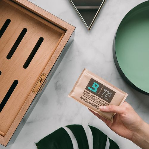 Boveda 72% Two-Way Humidity Control Packs For Storing Up to 25 items – Single – For Wood Containers – Moisture Absorber – Humidifier Pack – Individually Wrapped Hydration Packet