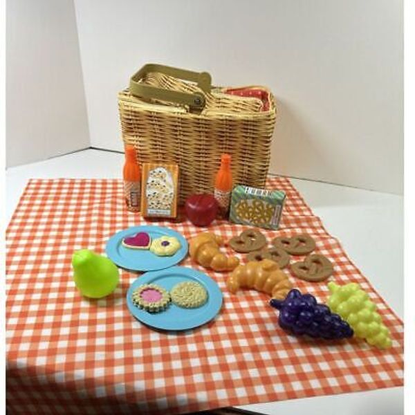 Toys R Us Pretend Play Fabric Toy Picnic Basket & Food Zippered Cover Tablecloth