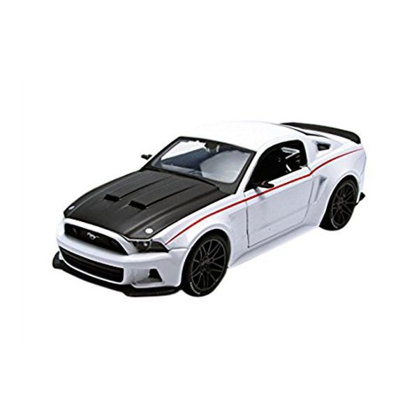 Maisto 2014 Ford Mustang Street Racer White 1/24 Model Car