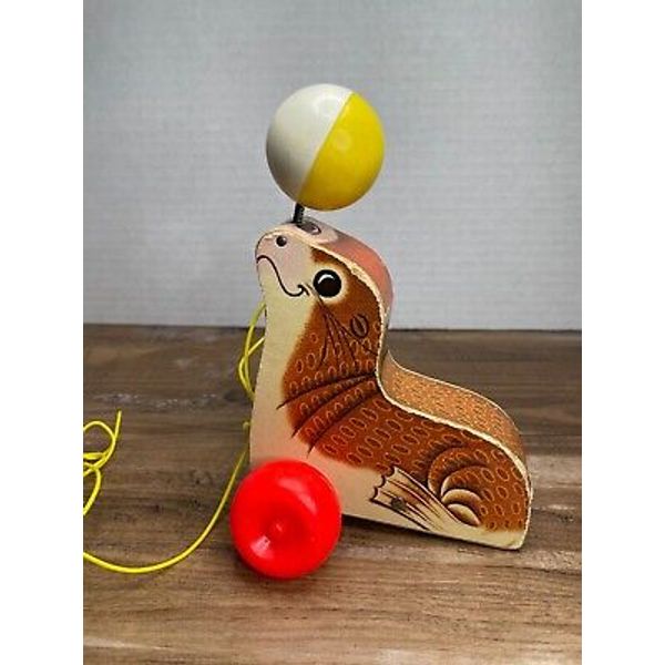 Vintage 1978 Fisher Price #694 Wood Seal with Ball Pull Toy