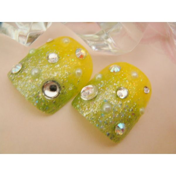 Pedi tip (you can choose the size!) Sparkling summer nails for the beach or traveling ☆ Great for yukata or fireworks festivals ☆<br> ●Yellow green gradation