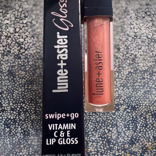 Lune+aster Vitamin C&E Lip Gloss ANGEL INVESTOR