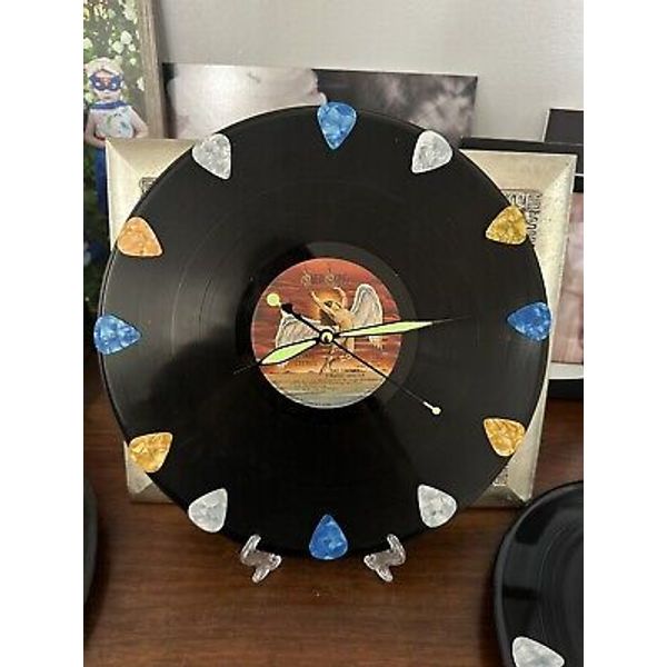 Vinyl Record Clock Upcycled