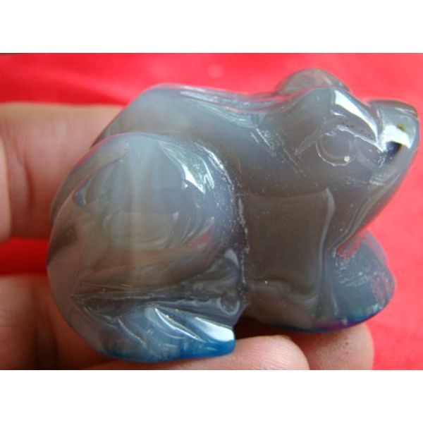 G0518 Agate Gray Carved Frog 2 Inches Nice