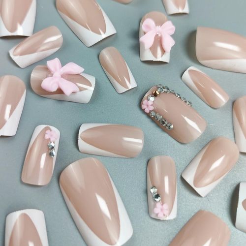 Unghie Finte a Bara 24 pezzi French Tip Press on Nails Dolce Ballerina Acrilico Stampa sulle Unghie Nude Rosa Copertura Completa False Nails per Donne e Ragazze