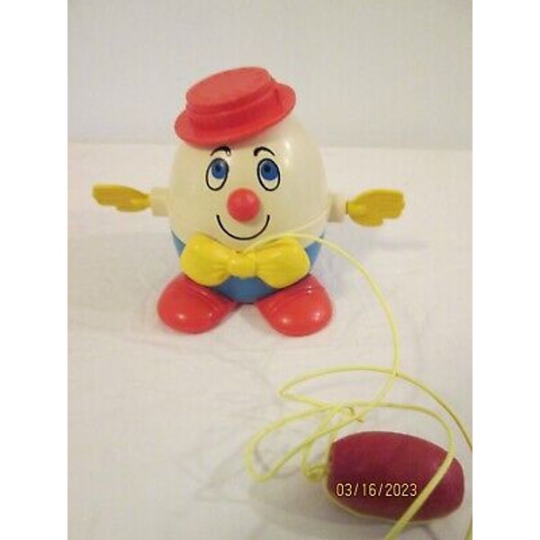 Fisher Price Humpty Dumpty twirling hands toddler pull toy vintage 1971