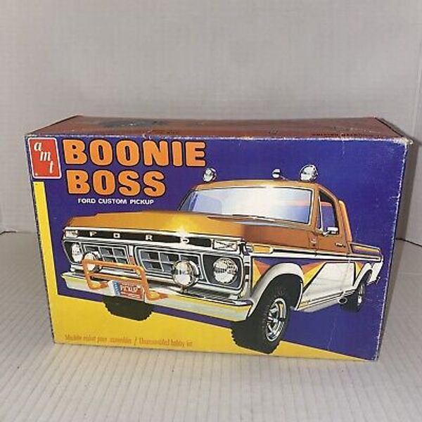 AMT Boonie Boss Ford Custom Pickup Truck Model Kit