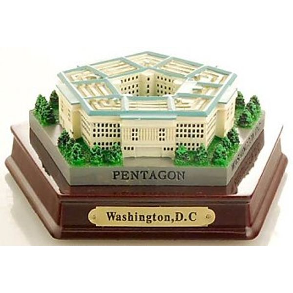 Washington DC Pentagon Souvenir Figurine (5" Wide)
