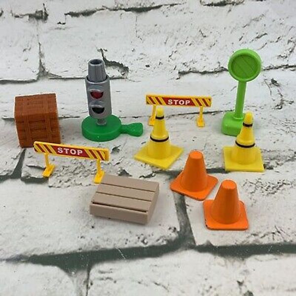 Plastic Road Construction Pieces Model Diorama Traffic Cones Barriers Street