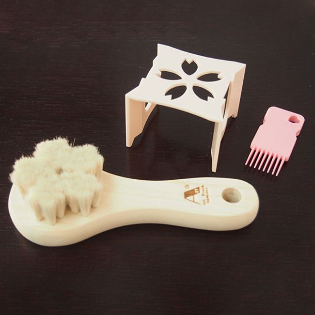 Goat hair facial cleansing brush with stand &quot;Sakura&quot; Facial cleansing brush made by craftsmen Facial cleansing