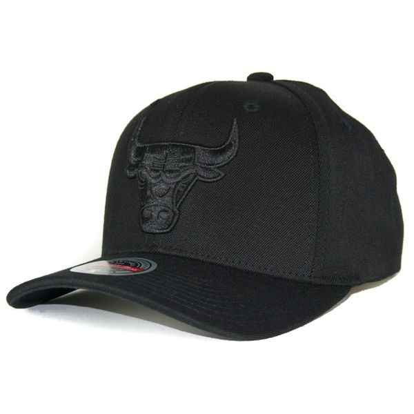 Mitchell & Ness Classic Red Curved Snapback Baseball Cap - Chicago Bulls, schwarz, One Size