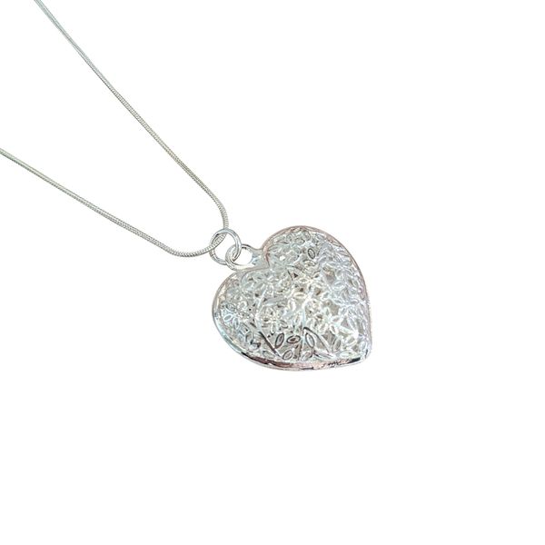 Luck Trader Solid 925 Sterling Silver Filigree Flower Heart Pendant