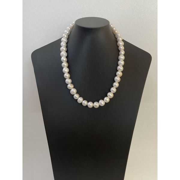 10mm freshwater pearl necklace