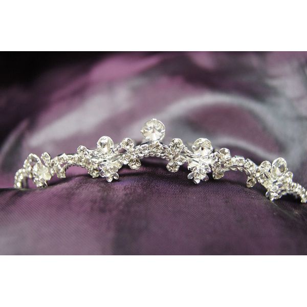 New Beautiful Bridal Wedding Tiara Comb with Crystal C18796