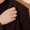 Amberta Women's 925 Sterling Silver Hammered Ring: Size T