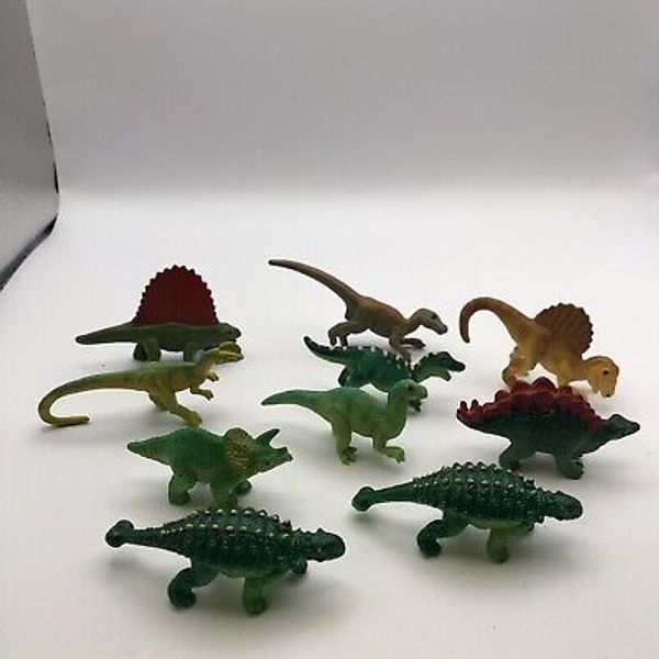 Safari Ltd. Collection Mini Dinosaur Toy Figures Diorama