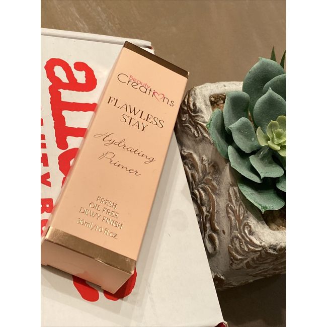 NIB Beauty Creations Flawless Stay Hydrating Primer 30ml/1oz Dewy Finish