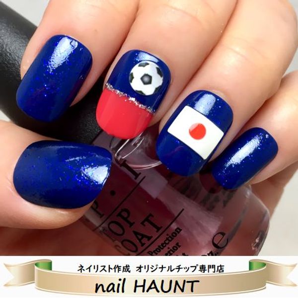 ☆Soccer Blue French x Ball☆<BR> Deep blue lame x pink French with Hinomaru flag &amp; soccer ball!!<BR> Good luck Japan ♪ Soccer support nails<BR>