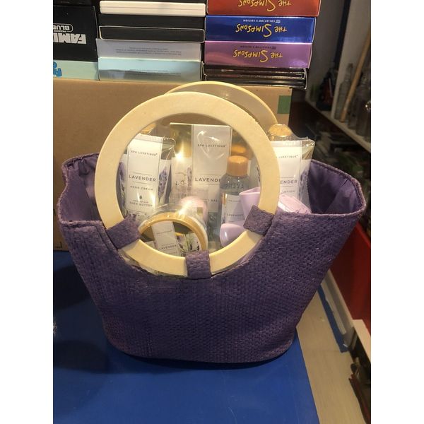 Bath & Body Gift Set Lavender Fragrance Spa Set w/ Weaved Tote Basket 🆕