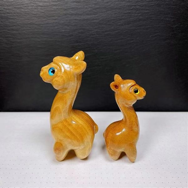 Cute Carved Wooden Llama Animal Figurines, 2PCS Unique Llama Statues, Handmade Animal Sculpture Craft Set, Collectible Alpaca Statues，Home Decor, Art Carving Work, Gifts for Women and Children