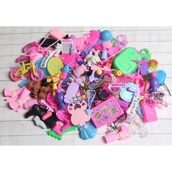 100pcs. + FREE Fashion Doll accessories toys-curlers, brushes, jewelry, etc.