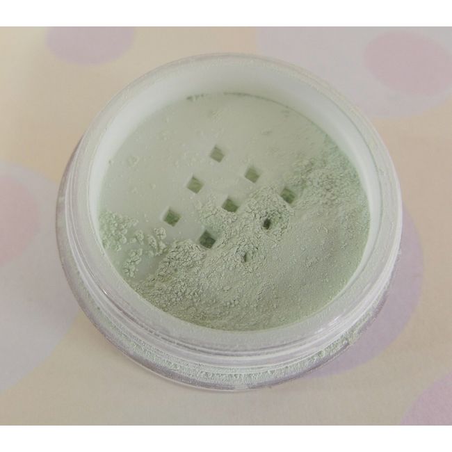 Pretty Girl Loose Mineral Correcting Concealer, Green