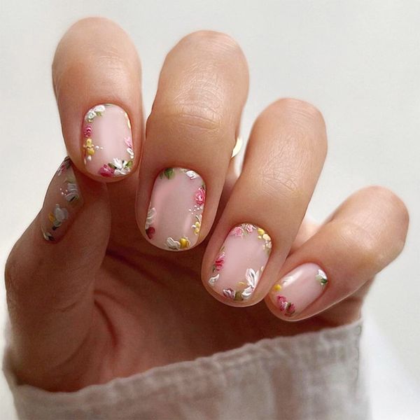 24pcs Short Oval False Nails Floral Stick on Nails Nude Pink Press on Nails Removable Glue-on Nails Fake Nails Nail Art Accessories