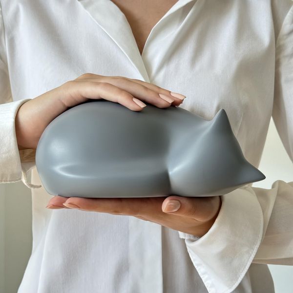 Comemori Sleeping cat Funeral urn, Gray