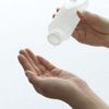 Moisturizing penetrating water moisturizes the skin moisturizing