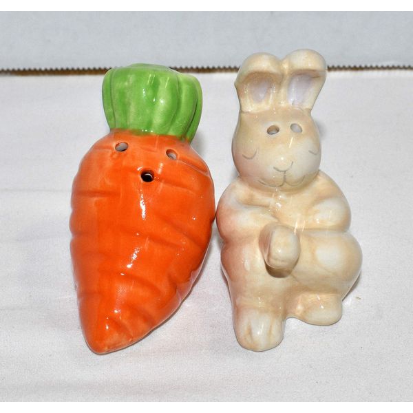 New Sleeping Bunny Rabbit With Orange Carrot Ceramic Salt & Pepper Shaker Set