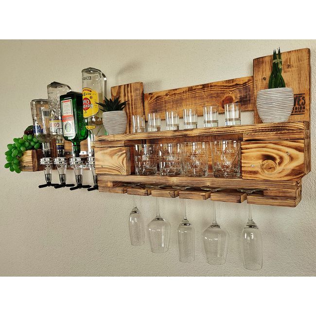 Whisky-Regal Wandbar mit Getränkespender 4 Dosierer Whiskey-Bar Weinregal aus Palette 4 Whiskeygläser Schnapsbar mit Flaschenhalter Weinbar beflammt für 5 Weingläser incl. Aufhängung Palettenmöbel