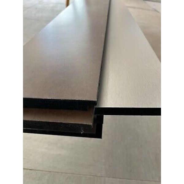 baseboard molding