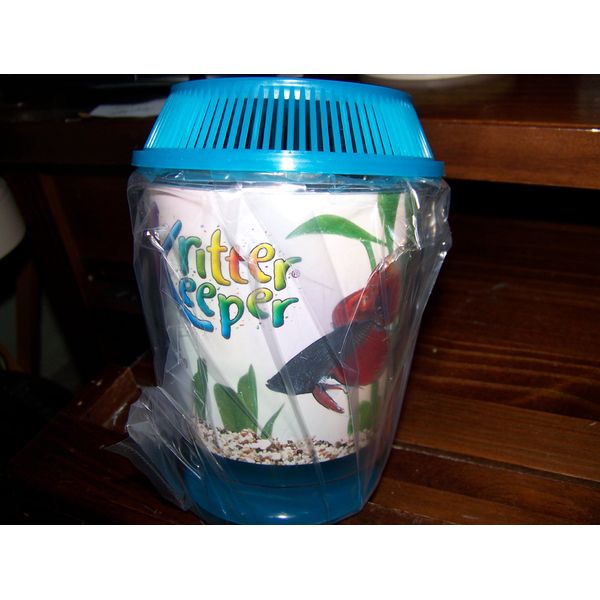 Lee's Kritter Keeper, Round with Lid and Pedestal - Small
