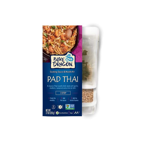 Blue Dragon 3 Step Pad Thai Kit, Pre-portioned sachets of our Pad Thai sauce, dried rice noodles, dried garlic chives, and chopped peanuts to create the perfect mild to medium Pad Thai (Pack of 6)