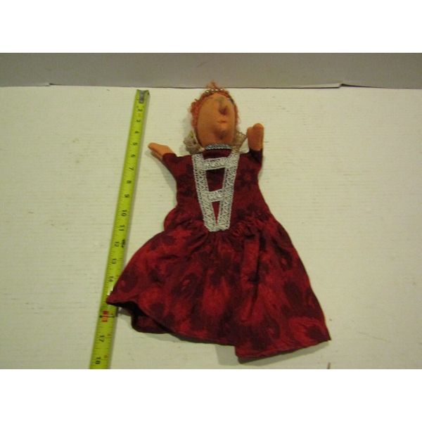 VINTAGE HAND PUPPET FELT CLOTH HANDMADE ARTIST FIGURE QUEEN PRINCESS