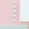 Azeeda 'Tumbling Chess Pieces' Flat Magnetic Pen (MP00024878)