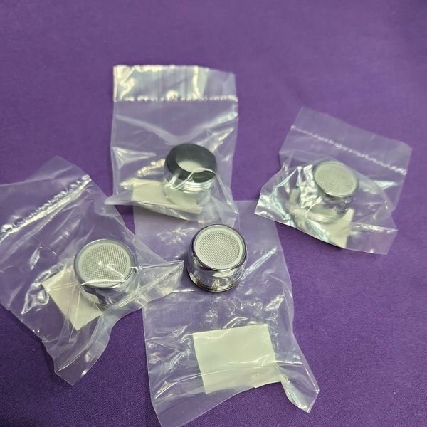 WATER SAVING 1.5 GPM KITCHEN OR BATH FAUCET AERATOR lot of 4 chrome  universal