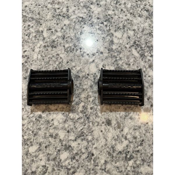 Ertl Black Replacement Pedal Pair 2 100-8290 2