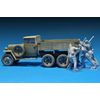Miniart 1:35 Scale Pushing Soviet Soldiers Plastic Model Kit