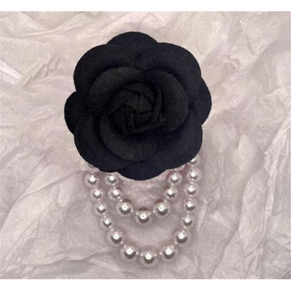 Camellia Flower Brooch Pins Pearl Tassel Corsage Brooches for Women Shirt Collar Pin Lapel Pins Corsage Wedding Brooch Accessories