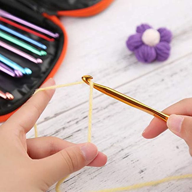 9PCS Ergonomic Crochet Hook Set with Case Light up Crochet Needle