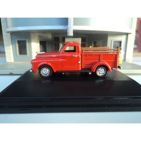 Oxford  1948  DODGE B-1B  Pickup Truck  Red    1/87  HO  diecast car