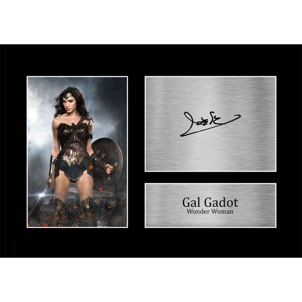 HWC Trading A4 Gal Gadot Batman v Superman Wonder Woman Gifts Printed Signed Autograph Picture for Movie Memorabilia Fans - A4