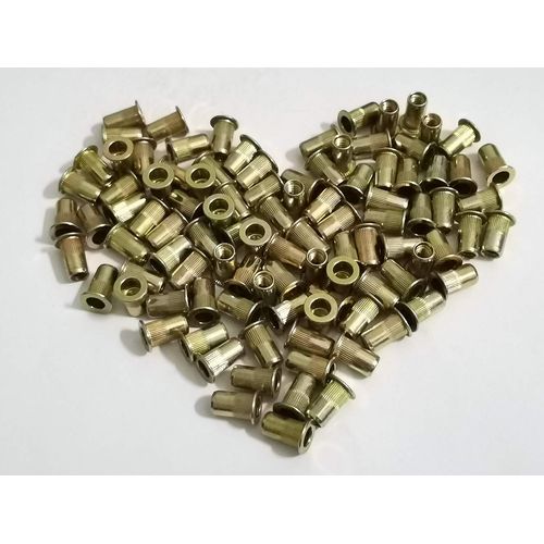 Qovydx 100Pcs 6-32 Rivet Nuts Rivnut Zinc Plated Carbon Steel Flat Head Rivnut Threaded Insert Nuts Set