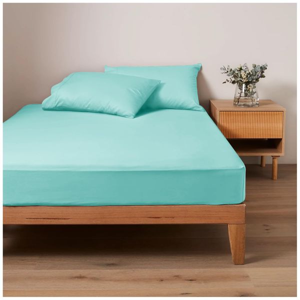 Aqua Fitted Sheet - King Size, Wrinkle Free Plain Dyed Bedding, Non Iron Polycotton